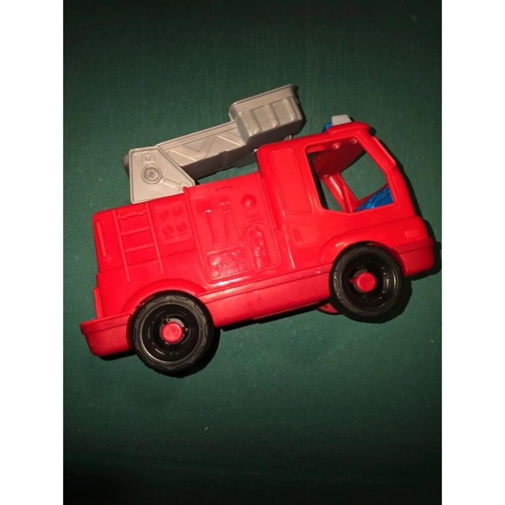 Llittle people firetruck